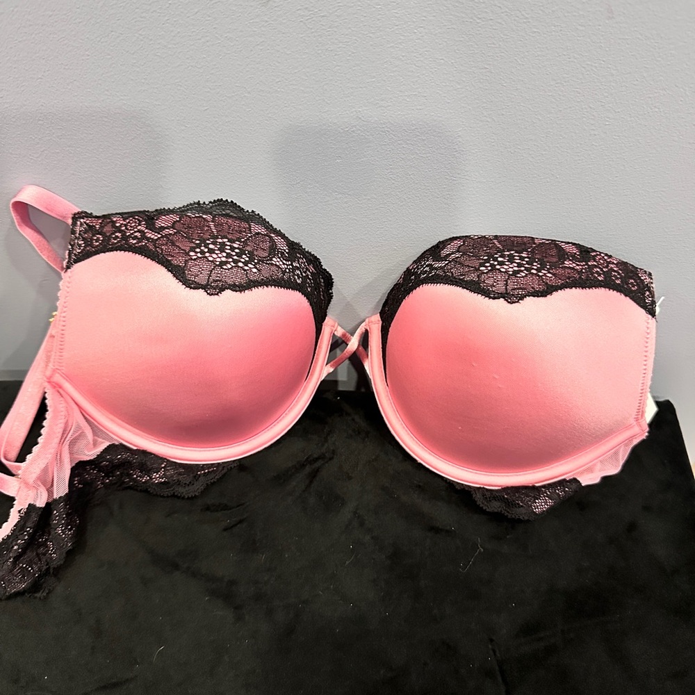 Victoria's Secret Pink with lace bombshell bra